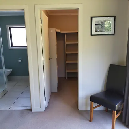 Private Guest Room - No Kitchen