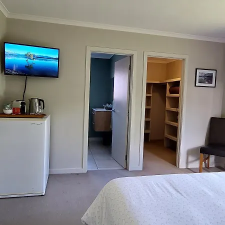Private Guest Room - No Kitchen